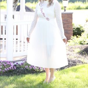 White lace dress midi